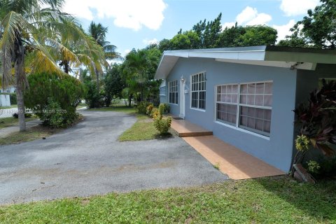 Villa ou maison à vendre à Miami, Floride: 3 chambres, 149.67 m2 № 1991932 - photo 6
