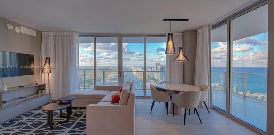 Condo in Hollywood, Florida, 2 bedrooms № 1754021