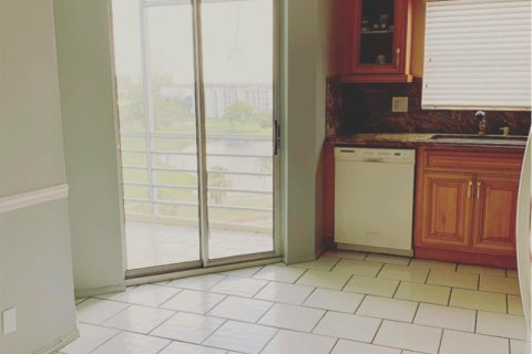 Copropriété à louer à Lake Worth, Floride: 2 chambres, 107.4 m2 № 2260476 - photo 4