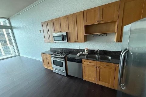 House in Orlando, Florida 1 bedroom, 60.39 sq.m. № 2258287 - photo 5