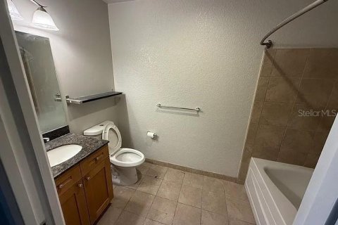 House in Orlando, Florida 1 bedroom, 60.39 sq.m. № 2258287 - photo 7