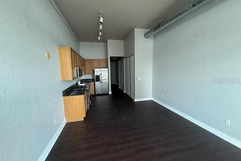 House in Orlando, Florida 1 bedroom, 60.39 sq.m. № 2258287 - photo 4