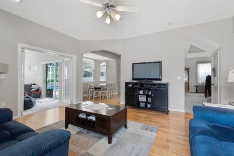 House in Oldsmar, Florida 4 bedrooms, 228.54 sq.m. № 2394274 - photo 11