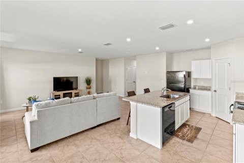 Casa en venta en Haines City, Florida, 3 dormitorios, 134.71 m2 № 1777540 - foto 8