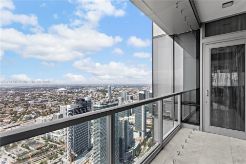 Condominio en venta en Miami, Florida, 2 dormitorios, 538.65 m2 № 1863687 - foto 22