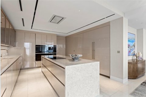 Condominio en venta en Miami, Florida, 2 dormitorios, 538.65 m2 № 1863687 - foto 12