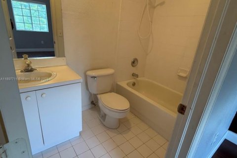 Touwnhouse à vendre à Tamarac, Floride: 2 chambres, 117.8 m2 № 1951294 - photo 12