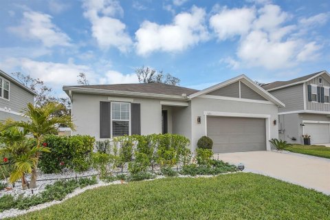 House in Lakeland, Florida 4 bedrooms, 193.79 sq.m. № 2219301