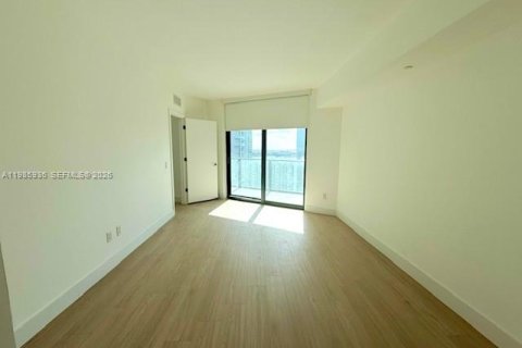 Condominio en alquiler en Miami, Florida, 1 dormitorio, 69.31 m2 № 2047579 - foto 2
