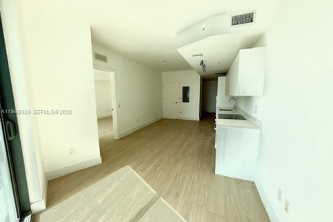 Condominio en alquiler en Miami, Florida, 1 dormitorio, 69.31 m2 № 2047579 - foto 4