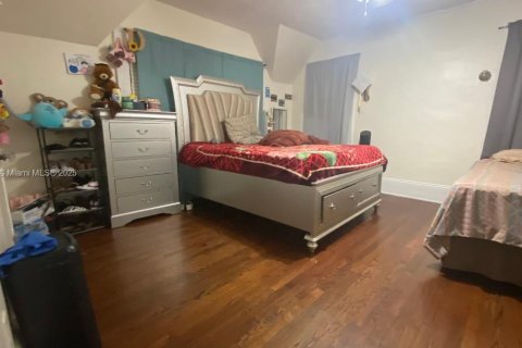 Propiedad comercial en venta en Miami, Florida, 239.87 m2 № 2055021 - foto 4