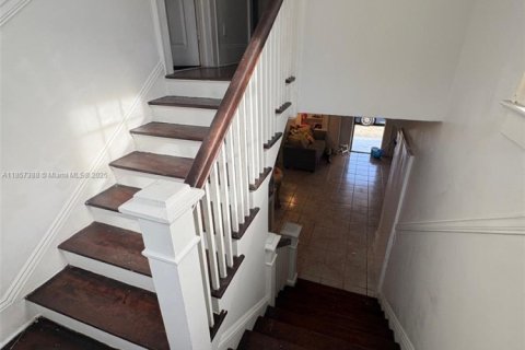 Propiedad comercial en venta en Miami, Florida, 239.87 m2 № 2055021 - foto 12