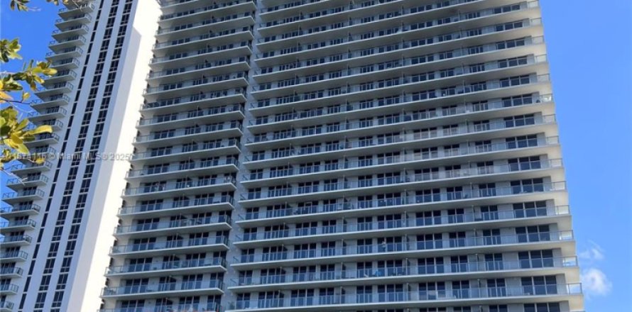 Condo à North Miami Beach, Floride, 2 chambres  № 1930445