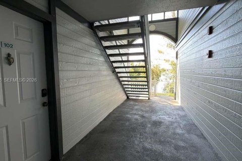 Copropriété à vendre à Miami, Floride: 3 chambres, 98.94 m2 № 2064815 - photo 28