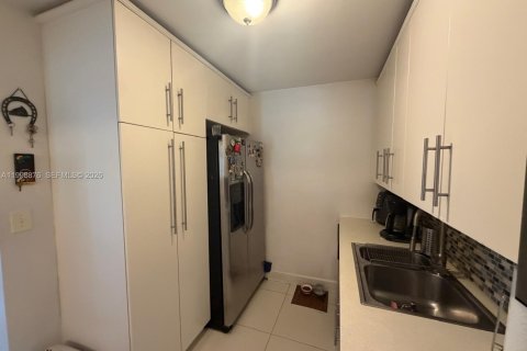 Copropriété à vendre à Miami, Floride: 3 chambres, 98.94 m2 № 2064815 - photo 2