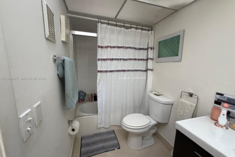 Copropriété à vendre à Miami, Floride: 3 chambres, 98.94 m2 № 2064815 - photo 15