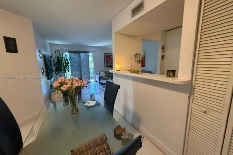 Copropriété à vendre à Miami, Floride: 3 chambres, 98.94 m2 № 2064815 - photo 8