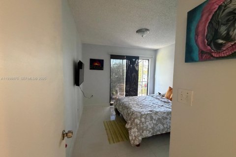 Copropriété à vendre à Miami, Floride: 3 chambres, 98.94 m2 № 2064815 - photo 10