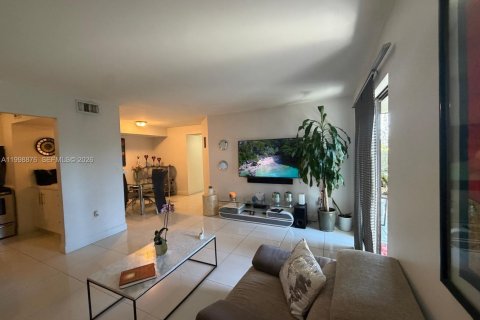 Copropriété à vendre à Miami, Floride: 3 chambres, 98.94 m2 № 2064815 - photo 6