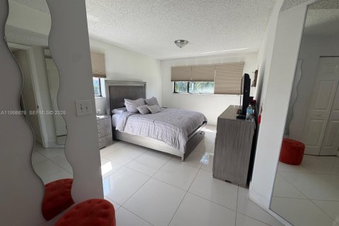 Copropriété à vendre à Miami, Floride: 3 chambres, 98.94 m2 № 2064815 - photo 18