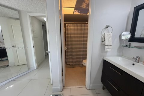 Copropriété à vendre à Miami, Floride: 3 chambres, 98.94 m2 № 2064815 - photo 22