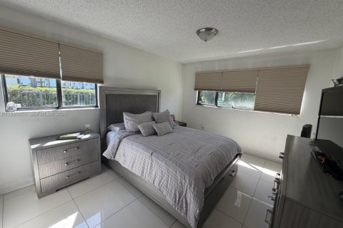Copropriété à vendre à Miami, Floride: 3 chambres, 98.94 m2 № 2064815 - photo 19