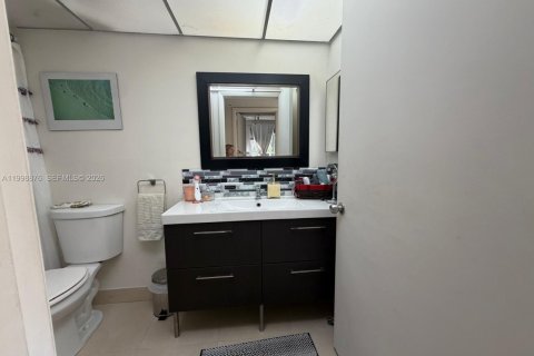 Copropriété à vendre à Miami, Floride: 3 chambres, 98.94 m2 № 2064815 - photo 14