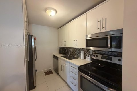 Copropriété à vendre à Miami, Floride: 3 chambres, 98.94 m2 № 2064815 - photo 3