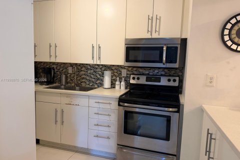 Condo à Miami, Floride, 3 chambres  № 2064815