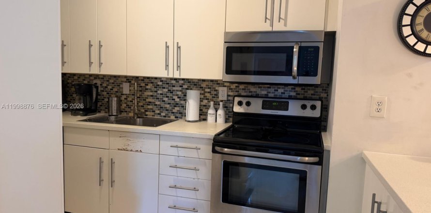 Condo à Miami, Floride, 3 chambres  № 2064815