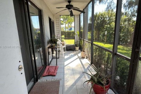 Copropriété à vendre à Miami, Floride: 3 chambres, 98.94 m2 № 2064815 - photo 29