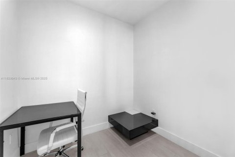 Appartement à louer à Miami, Floride: 2 chambres, 107.86 m2 № 1806121 - photo 24