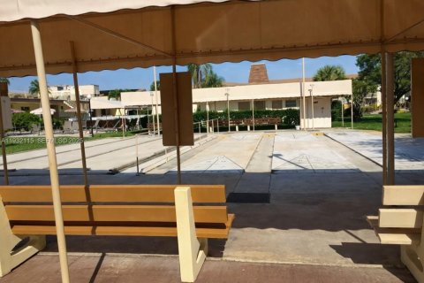 Condo in Miami, Florida, 1 bedroom № 1991133 - photo 15