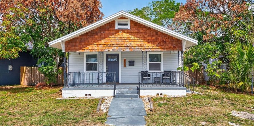 House in Tampa, Florida 3 bedrooms, 100.15 sq.m. № 2150814