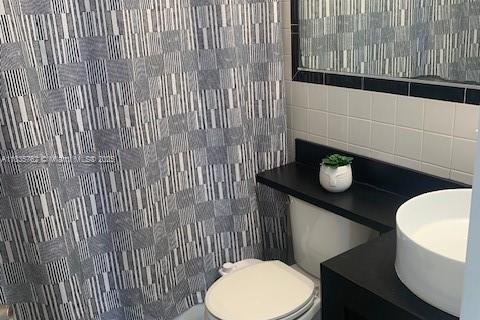 Condominio en venta en Miami Beach, Florida, 1 dormitorio, 47.75 m2 № 1818601 - foto 1