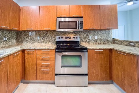 Townhouse in Lighthouse Point, Florida 2 bedrooms, 131.36 sq.m. № 2401249 - photo 26
