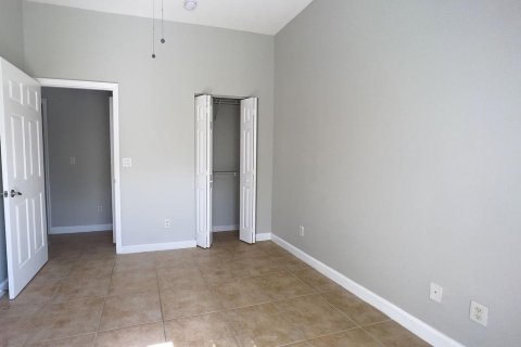 Townhouse in Lighthouse Point, Florida 2 bedrooms, 131.36 sq.m. № 2401249 - photo 11