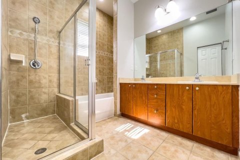 Townhouse in Lighthouse Point, Florida 2 bedrooms, 131.36 sq.m. № 2401249 - photo 12