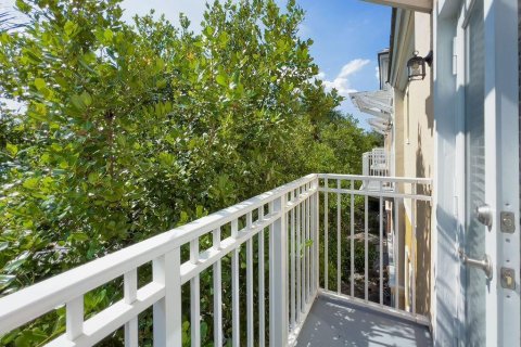 Townhouse in Lighthouse Point, Florida 2 bedrooms, 131.36 sq.m. № 2401249 - photo 9