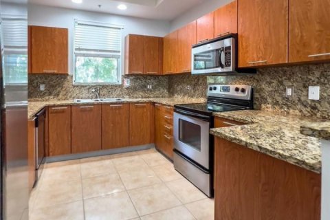 Townhouse in Lighthouse Point, Florida 2 bedrooms, 131.36 sq.m. № 2401249 - photo 24