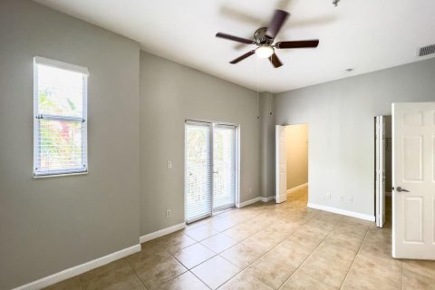 Townhouse in Lighthouse Point, Florida 2 bedrooms, 131.36 sq.m. № 2401249 - photo 2