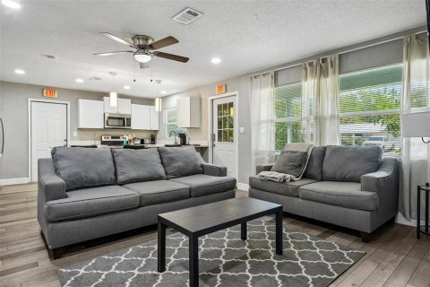 Villa ou maison à vendre à Apollo Beach, Floride: 4 chambres, 133.78 m2 № 2237921 - photo 2