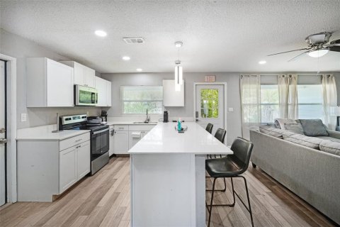 Villa ou maison à vendre à Apollo Beach, Floride: 4 chambres, 133.78 m2 № 2237921 - photo 6