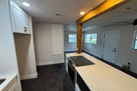 House in Haines City, Florida 4 bedrooms, 124.67 sq.m. № 1879167 - photo 8