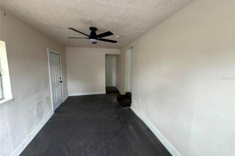 House in Haines City, Florida 4 bedrooms, 124.67 sq.m. № 1879167 - photo 15