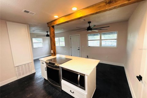House in Haines City, Florida 4 bedrooms, 124.67 sq.m. № 1879167 - photo 7