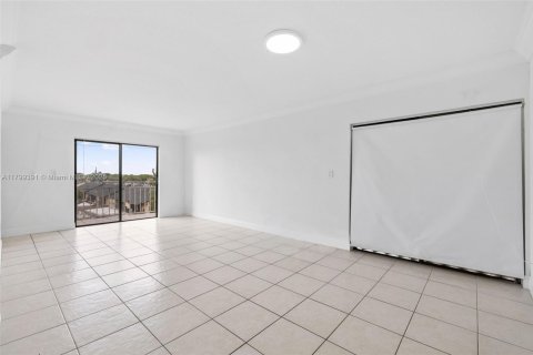 Condo in Miami, Florida, 3 bedrooms  № 1676698 - photo 8
