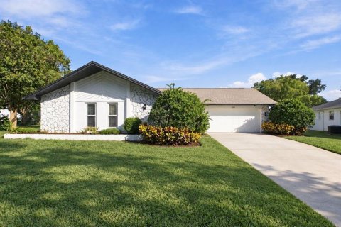 Casa en Palm Harbor, Florida 3 dormitorios, 173.08 m2 № 2387414