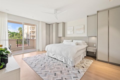 Condo in Miami Beach, Florida, 3 bedrooms  № 1991234 - photo 19