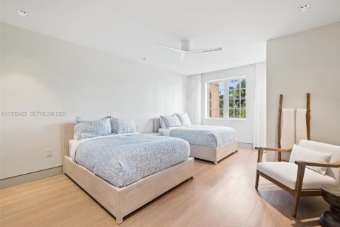 Condo in Miami Beach, Florida, 3 bedrooms  № 1991234 - photo 22